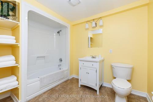 4 pce bathroom - 16 Leonard Drive, St. Catharines (Rykert/Vansickle), ON 