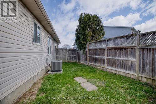 16 Leonard Drive, St. Catharines (Rykert/Vansickle), ON 