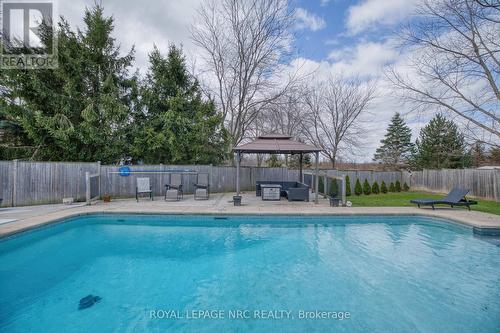 16 Leonard Drive, St. Catharines (Rykert/Vansickle), ON 