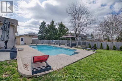 16 Leonard Drive, St. Catharines (Rykert/Vansickle), ON 