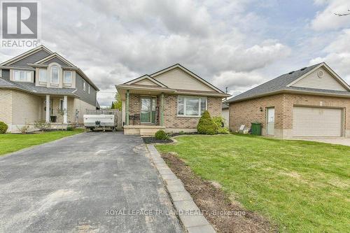 9 Brookside Drive, St. Thomas, ON - Outdoor With Facade
