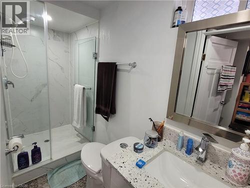 239 West 18Th Street, Hamilton, ON - Indoor Photo Showing Bathroom