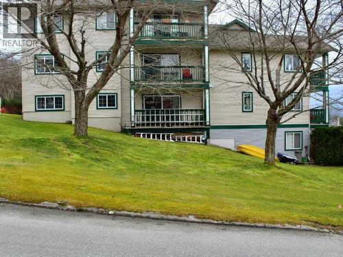 301-5701 Willow Ave, Powell River, BC - Outdoor