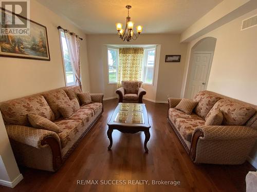 4 Palmer Street, Norfolk, ON - Indoor Photo Showing Living Room