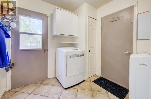 135 Royal Orchard Drive, Waterloo, ON - Indoor Photo Showing Laundry Room