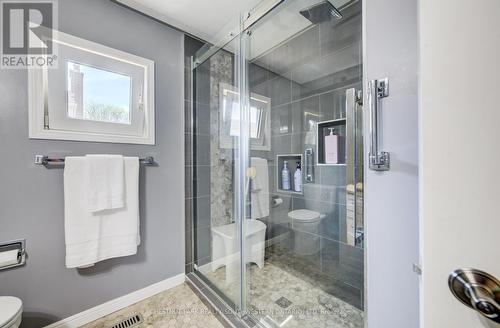 135 Royal Orchard Drive, Waterloo, ON - Indoor Photo Showing Bathroom