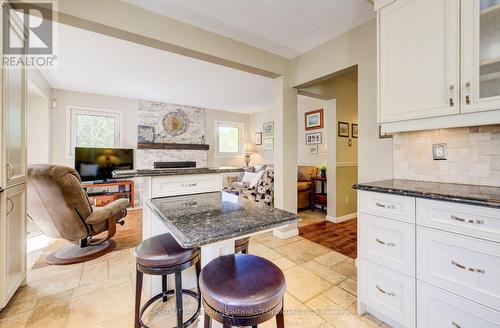135 Royal Orchard Drive, Waterloo, ON - Indoor Photo Showing Kitchen