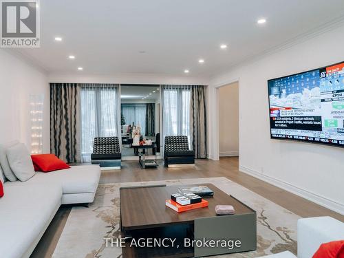 7 Shady Oaks Crescent, Toronto, ON 