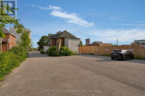 80 Worsley Street, Barrie, ON 