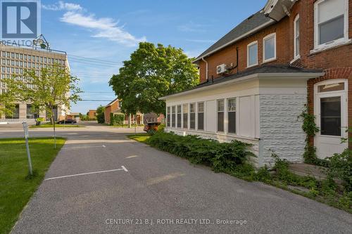 80 Worsley Street, Barrie, ON 