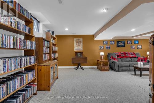 101 Downing Crescent, Barrie, ON - Indoor