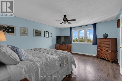 101 Downing Crescent, Barrie, ON - Indoor Photo Showing Bedroom