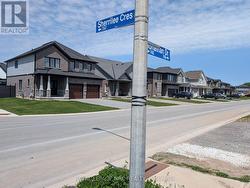 7437 JONATHAN DRIVE Niagara Falls (Brown), ON L2H 3T3