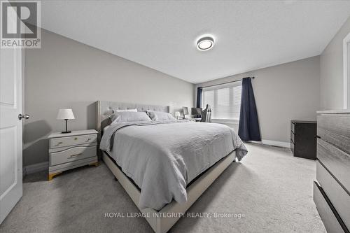 154 Woodhurst Crescent, Ottawa, ON - Indoor Photo Showing Bedroom