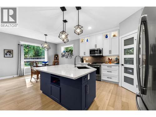 1015 Hemlock Crescent N  Sicamous, BC V0E 2V1
