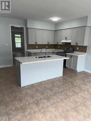 5440 Tenth Line W, Mississauga, ON - Indoor Photo Showing Kitchen With Double Sink