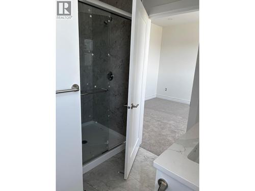 3 piece bathroom in Master bedroom - 980 Franklyn Road Unit# 6 Lot# 6, Kelowna, BC 