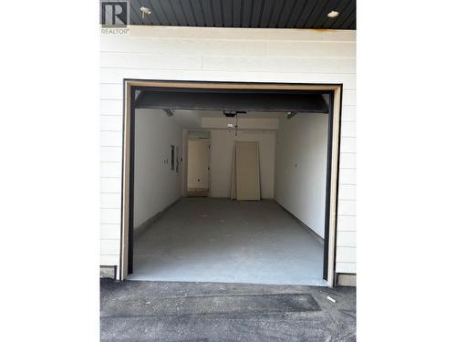 Single garage - 980 Franklyn Road Unit# 6 Lot# 6, Kelowna, BC 