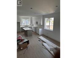 End unit with windows - 