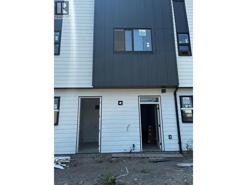 Left is Main entrance left side is LOCK OFF SUITE - 980 Franklyn Road Unit# 5 Lot# 5, Kelowna, BC - Outdoor With Exterior