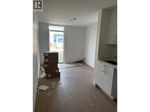 LOCK OFF SUITE - 980 Franklyn Road Unit# 5 Lot# 5, Kelowna, BC - Indoor