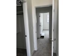 TO MASTERBEDROOM - 