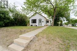1102 IROQUOIS STREET W Moose Jaw, SK S6H 5B9
