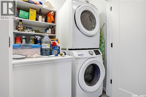 5000 Primrose Green Drive E, Regina, SK - Indoor Photo Showing Laundry Room