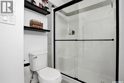 5000 Primrose Green Drive E, Regina, SK - Indoor Photo Showing Bathroom