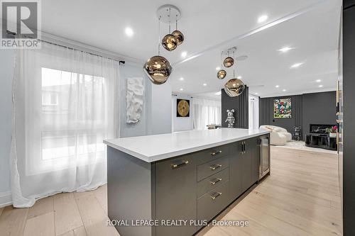 4344 Dallas Court, Mississauga, ON - Indoor