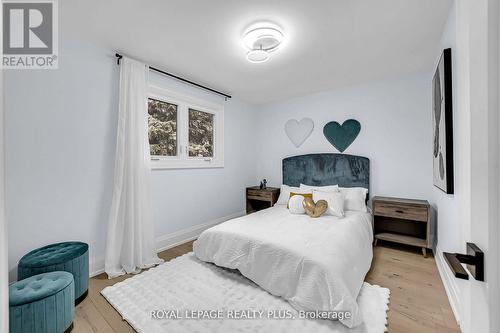 4344 Dallas Court, Mississauga, ON - Indoor Photo Showing Bedroom