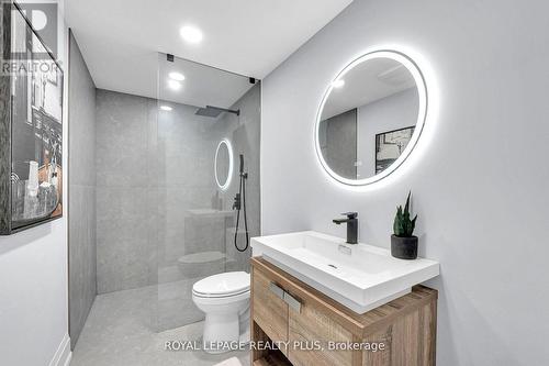 4344 Dallas Court, Mississauga, ON - Indoor Photo Showing Bathroom