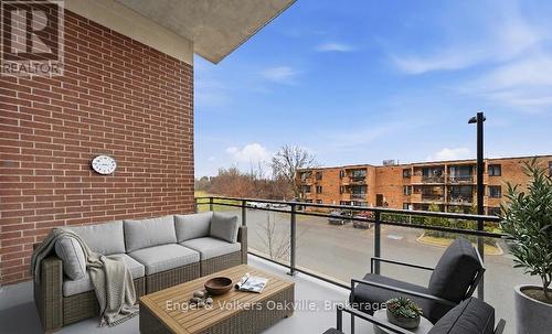 *Virtually Staged* - 101 - 3290 New Street, Burlington (Roseland), ON 