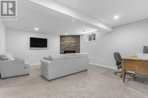 16 Gaiser Road, Welland, ON - Indoor