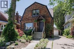 2263 Fraser AVENUE Windsor, ON N8X 3Z6