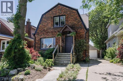 2263 Fraser AVENUE  Windsor, ON N8X 3Z6