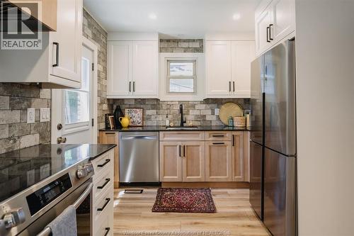 2263 Fraser Avenue, Windsor, ON - Indoor Photo Showing Kitchen With Upgraded Kitchen