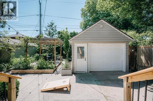 2263 Fraser Avenue, Windsor, ON - Outdoor With Exterior