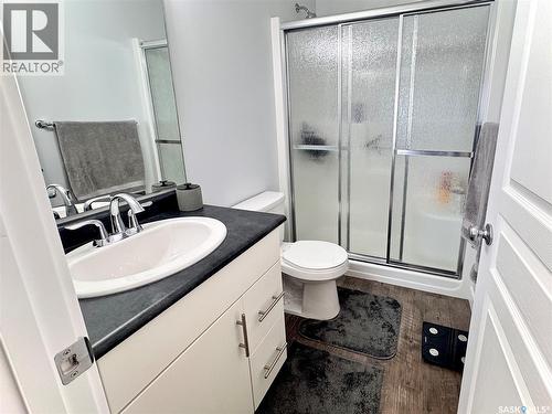 7937 Flax Avenue, Regina, SK - Indoor Photo Showing Bathroom
