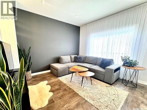7937 Flax Avenue, Regina, SK - Indoor Photo Showing Living Room