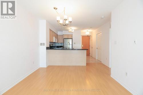 212 - 195 Merton Street, Toronto, ON - Indoor Photo Showing Kitchen