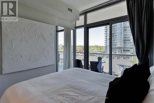 602 - 103 The Queensway, Toronto, ON - Indoor Photo Showing Bedroom