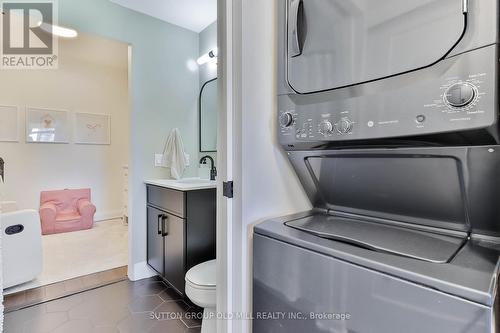 602 - 103 The Queensway, Toronto, ON - Indoor Photo Showing Laundry Room
