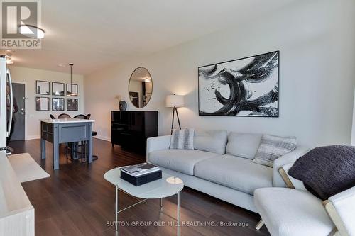 602 - 103 The Queensway, Toronto, ON - Indoor Photo Showing Living Room