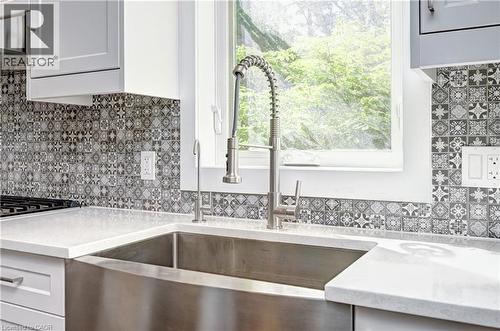 125 Roger Street, Waterloo, ON - Indoor Photo Showing Kitchen With Upgraded Kitchen