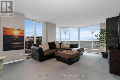 807 - 150 Dunlop Street E, Barrie, ON - Indoor Photo Showing Living Room