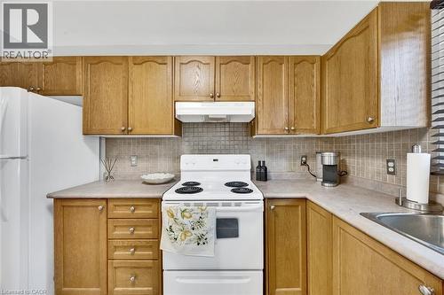 34 Phair Crescent, London, ON - Indoor Photo Showing Kitchen
