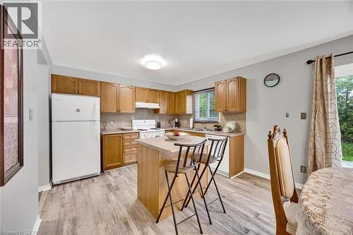 34 Phair Crescent, London, ON - Indoor Photo Showing Kitchen