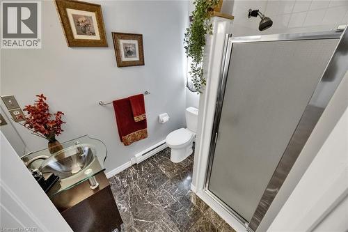 34 Phair Crescent, London, ON - Indoor Photo Showing Bathroom