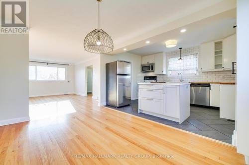 1213 Emperor Avenue, Ottawa, ON - Indoor Photo Showing Kitchen
